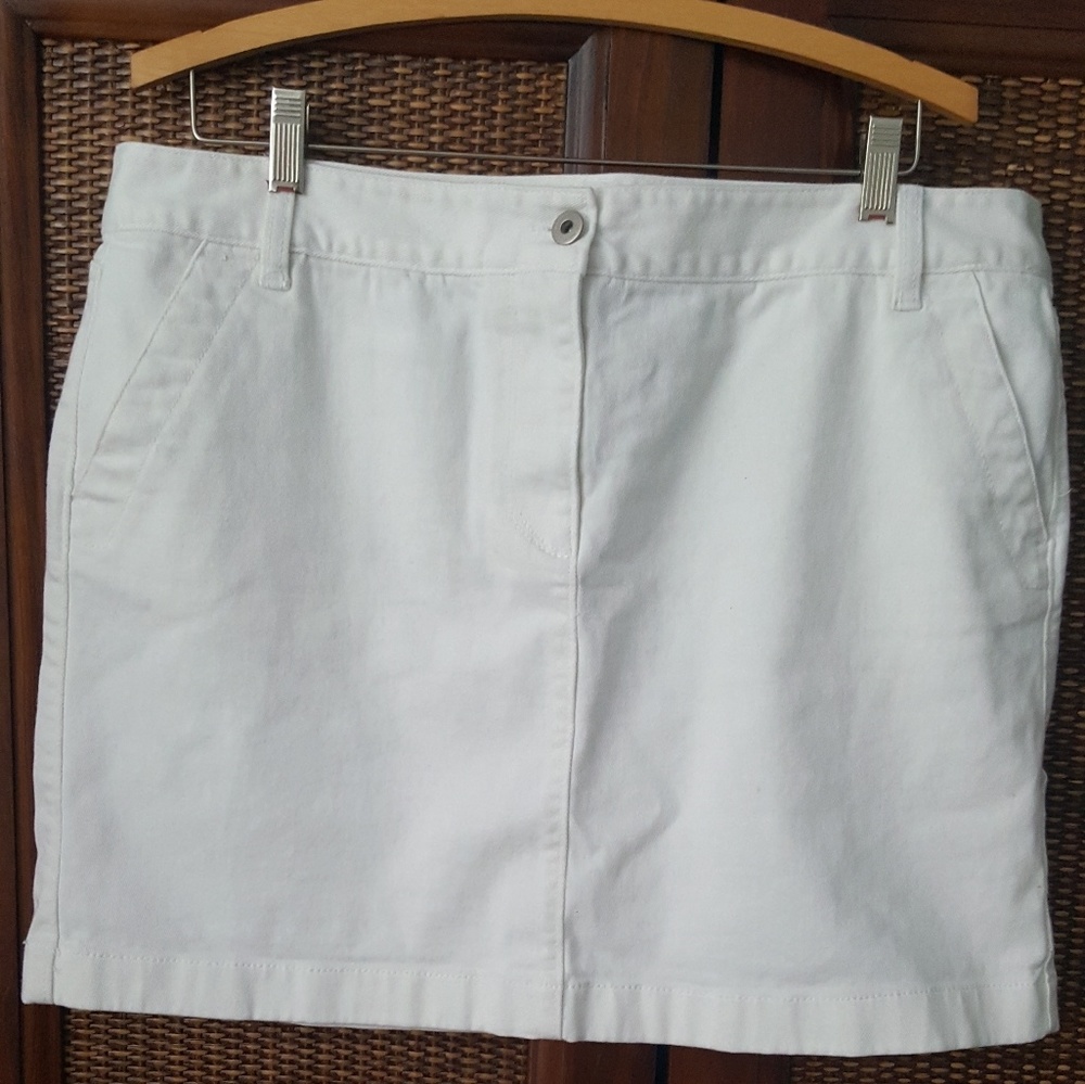 Ann Taylor "Loft" white denim skirt